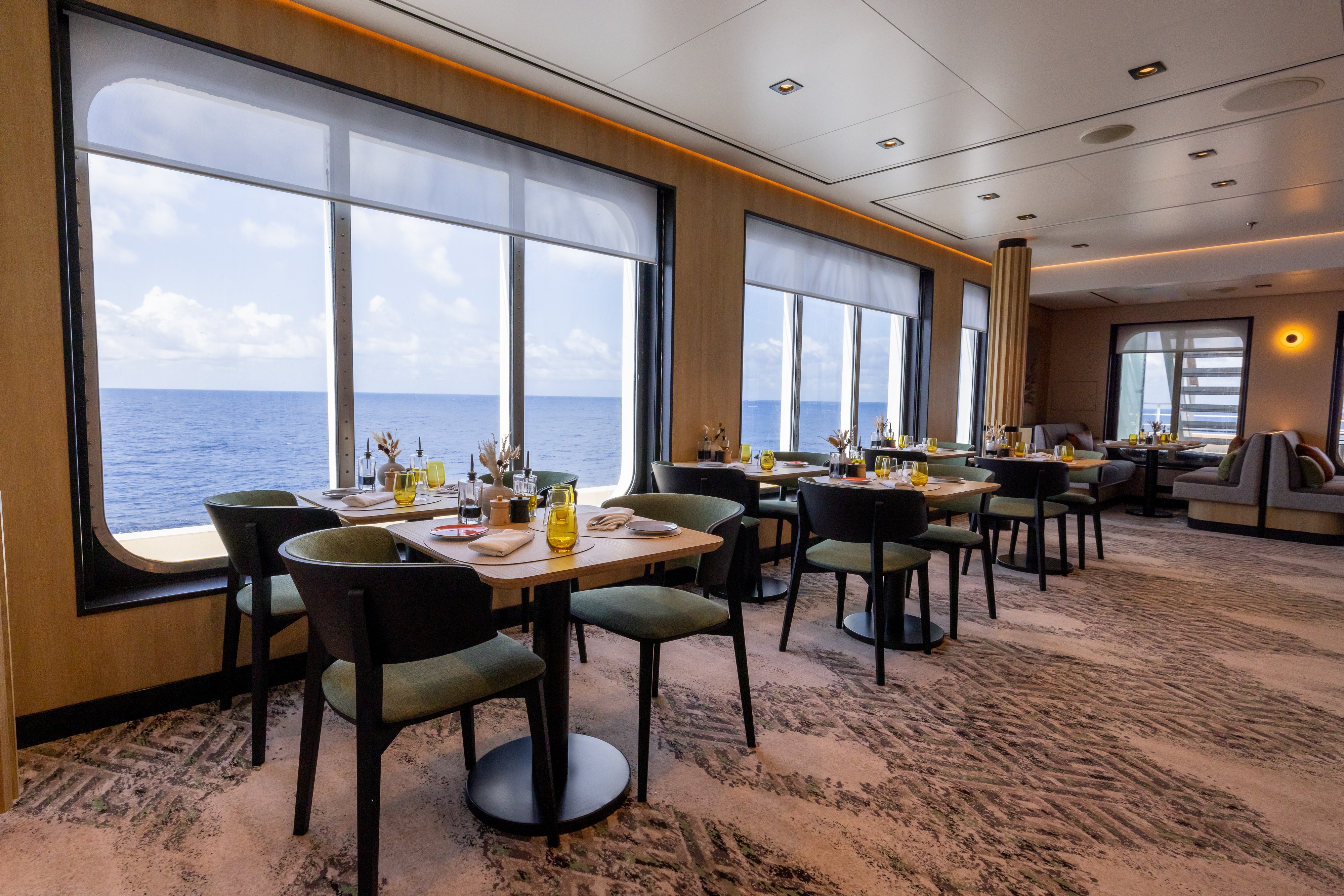 The Club Lounge on SH Minerva